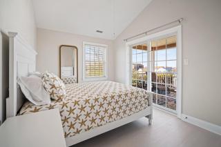 Exquisitely Large Home Block and a half to Beach - 5