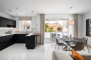 Modern 3BR Stylish Apartment with large Balcony - Close to St Julians and St Georges Bay - Is-Swieqi - 0