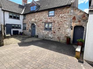 The Old Farmhouse - Bristol - 2