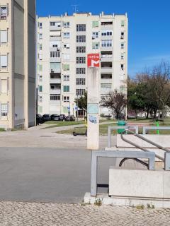Cozy Room near Metro & Airport - Lisboa - 6