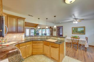 Dog-Friendly Wills Point Home with Grill on 10 Acres - 1