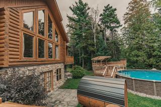5-Bedroom Getaway with Sauna, BBQ, and Game Room - 0