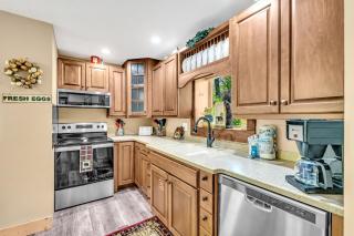 Rambling Bear on Cove Creek, Hot Tub, WIFI, 560 FREE tickets each paid day!!! - Sevierville - 3