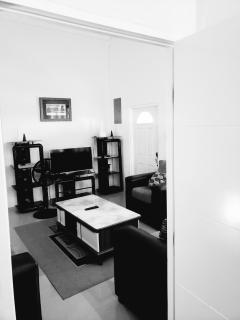 LaCondea - Florence Hall - 3