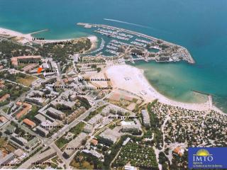 T3 climatisé, traversant, 54m², 2 chambres, loggia sud-ouest, parking, cœur de la Favière. - FR-1-610-78 - 5