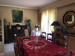 Maison familiale au cœur d'une forêt centenaire avec piscine et proche du Zoo de la Flèche - FR-1-410-395 - 2