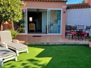 Maison climatisée 2 chambres, proche village, terrasse, jardinet, piscine, parking privé - FR-1-726-14 - La Croix-Valmer - 0