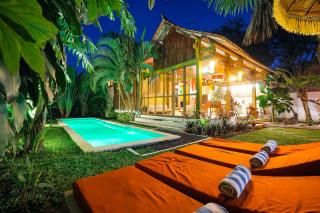 Villa Pagoda, Sumptuous 4BR Villa with Tropical Vibes in Seminyak - Legian - 8