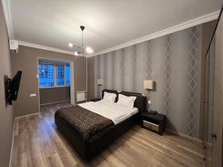 Panoramic Old City Apartments near F1 Track - 6