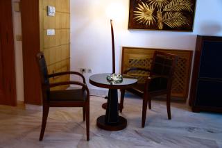 The Penthouse Suites Hotel - 3