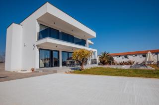 Villa Andris-luxury villa near sandy beach - by TRAVELER tourist agency KRK - Ližnjan - 6