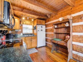 Bear Cave Haus - Gatlinburg - 7