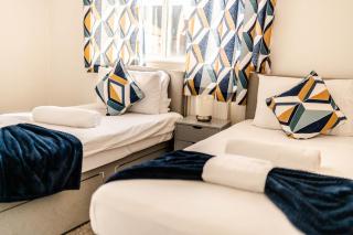 Urban Escape Stylish 3Bedroom in Watford Center - Watford - 0