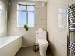 Urban Escape Stylish 3Bedroom in Watford Center - Watford - 1