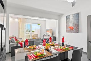 Seaviews 2x Bedroom Apartment in Sand Club Complex SC141 - 8