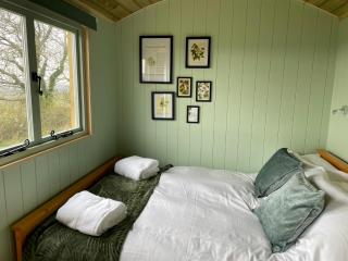 Cosy Shepherd Huts near Newborough Forest Anglesey - Gaerwen - 6