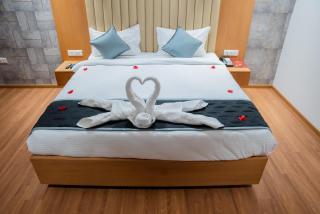 Hotel Tulips Grand - 4