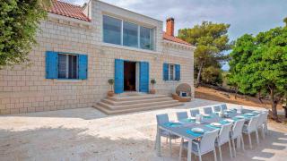 A gorgeous villa on a private property on the island Brač - Pučišća - 7