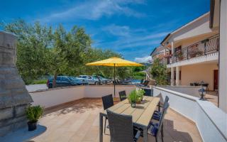 Wonderful apartments with heated pool, sauna, jacuzzi and sea view - 4