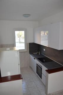 Apartment Bogdan 1 - Povljana - 9