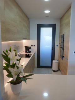 Sunset Waves Modern Apartment 200m From The Beach - 1