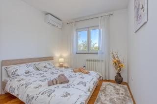 Sea Breeze Residence Mariella - Happy Rentals - 2