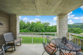 Dream a Little Dream Whispering Pines 411 - Pigeon Forge - 1