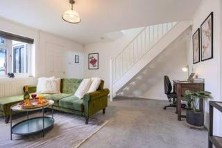 Blandford House with Free Parking, Fast Wifi, Smart TV with Netflix and Private Garden by Yoko Property - 8