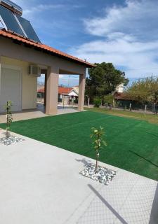 2-Bedroom Luxury Family Home - Flogita - 7