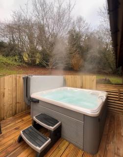 Solid Log Cabin With Private Hot Tub - Oak - 4