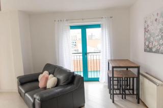 City Centre Riverview Apartment - Derry - 2