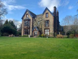 Lonsdale Villa Retreat - Penrith - 0