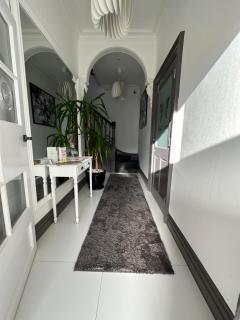 Green Corner Villa - Walls Hill - Cosy Luxury Apartment in Central Torquay with Free Parking & EV - 6