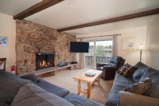 Hi Country Haus Unit 2007 - 7