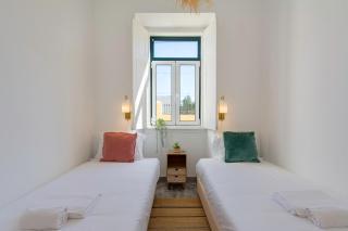 Cozy Apartment with Patio near Carcavelos Beach - Carcavelos - 1