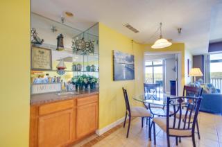 Lakefront Osage Beach Condo Balcony and Pool Access - Osage Beach - 6