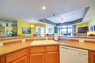 Lakefront Osage Beach Condo Balcony and Pool Access - 3