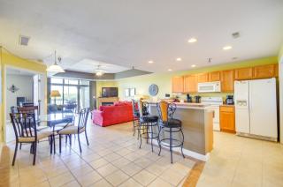 Lakefront Osage Beach Condo Balcony and Pool Access - 4