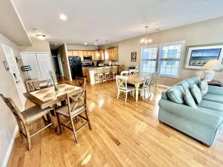Beach Block 4 Bedroom with POOL - 2