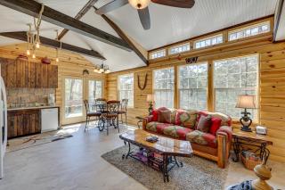 Cliffside Eureka Springs Cabin with Beaver Lake View - 4