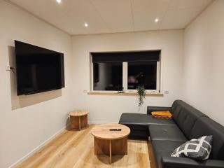 New flat with hot tub - No2 - Oyndarfjørður - 5