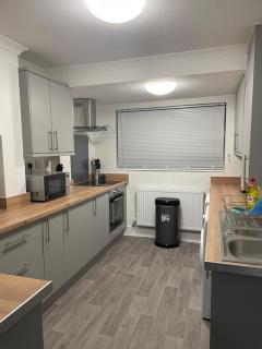 Comfy Home for Contractors and Families with Free Parking - Sage View - Aldershot - 8