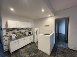 Cálido y amplio departamento - 7