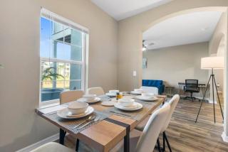 Elegant 2 Bedroom/2 Bath Condo with All Amenities (Pool, Gym, Laundry, etc) - Melbourne - 7