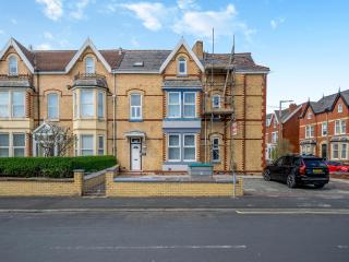 One - Uk43696 - 9