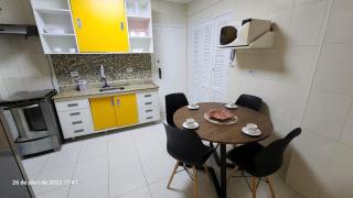 Apartamento pé na areia inteiro-4 quartos 3 cama casal ,4 camas solteiro-3 salas cozinha - Guarujá - 1