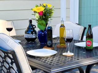 Fairground Remodeled AC BBQ Fully Stocked Downtown - Santa Rosa - 4