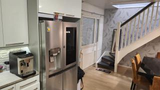 Hietala 120m2 paritalo 2kerroksessa, 1-8 henkilön LUXUS majoitus, Löhösohvat, iso terassi, Täydellinen keittiö, Kodink, laadukas sauna, Takka, Tv, wifi ja 500mb kuitunetti, kuivaava pesukone, netflix, 2wc, autokatos, avainboxi koodilla ja itsekirjaut 24h - Seinäjoki - 1