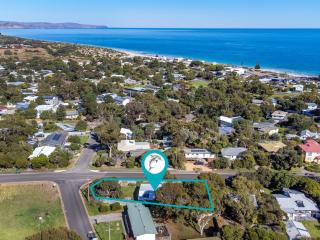 Beach Fun 11 Broadbeach Drive - Carrickalinga - 9