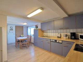 Clausen - Ferienwohnung mit 4 Schlafzimmern, 2 Bädern, Aufenthaltsraum mit Kamin und Garten - Janneby - 5